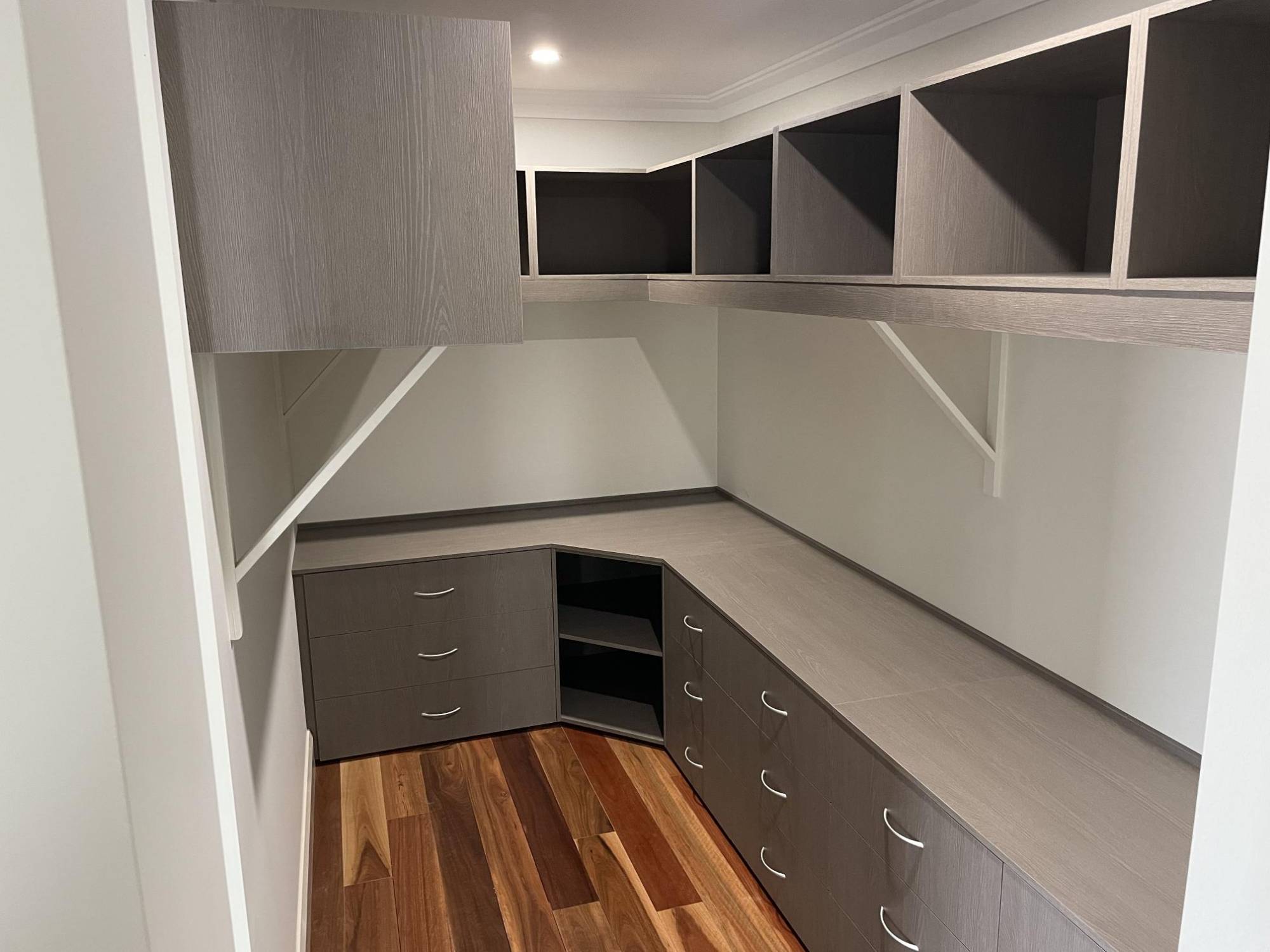 Walk-in robe and office joinery, Blue Mountains